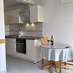 I & J Seric Apartamento *