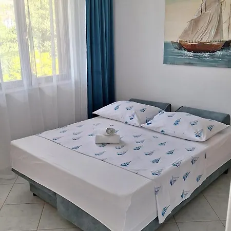 Apartment I & J Seric *