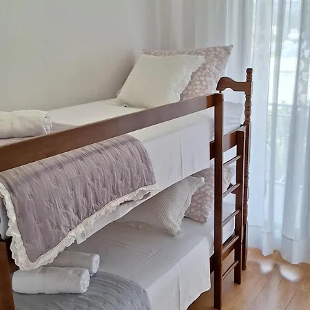 I & J Seric Apartment *